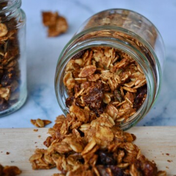 Homemade Granola with Cinnamon & Cardamom