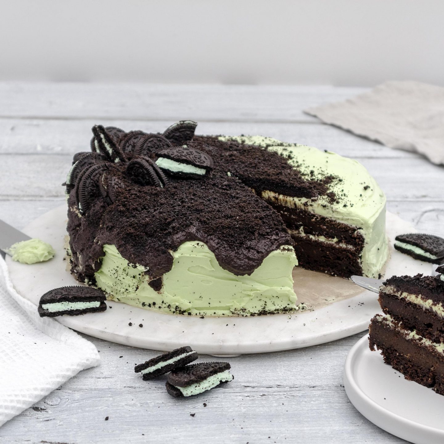 Vegan Chocolate Mint Oreo Cake