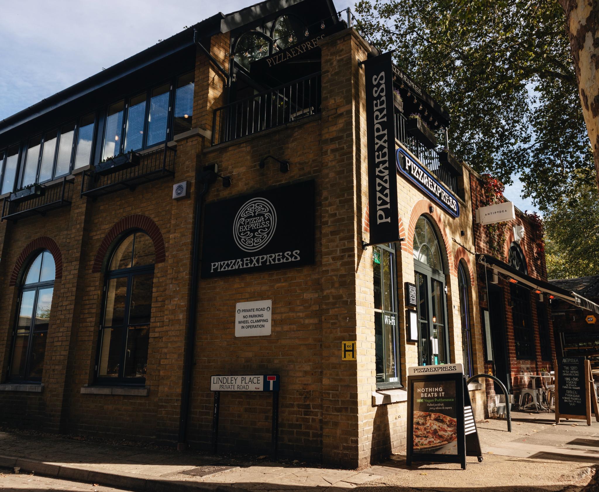 a branch of pizza express in Richmond from the outside