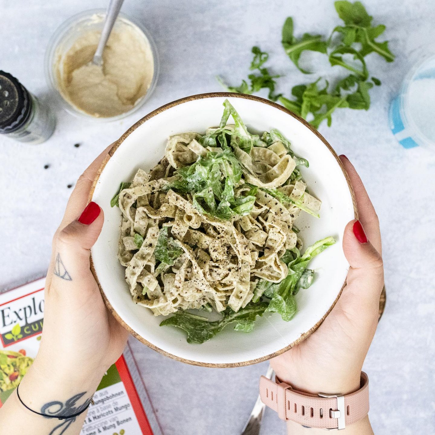 Simple hummus pasta salad