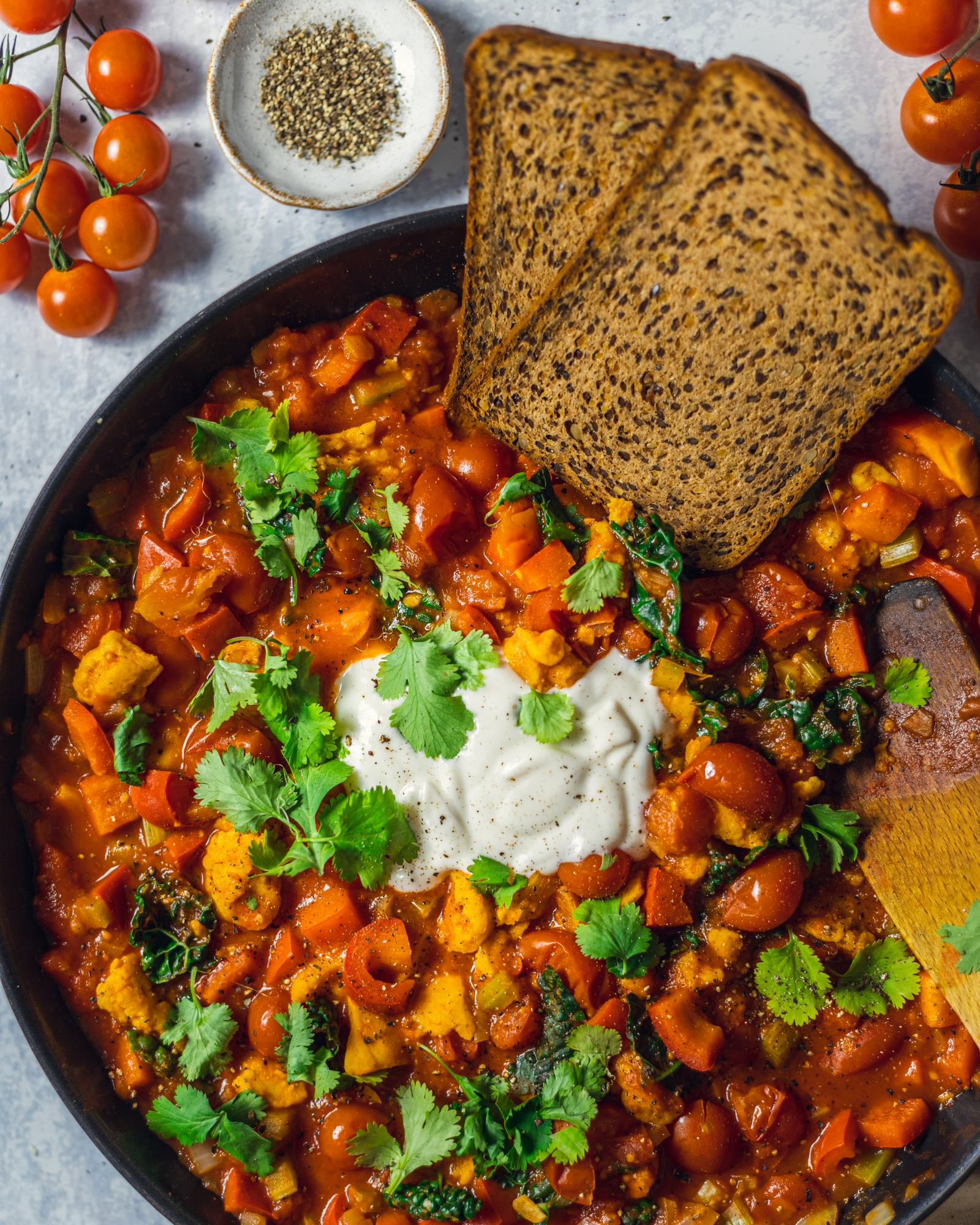 Easy Vegan Shakshuka (No Tofu)