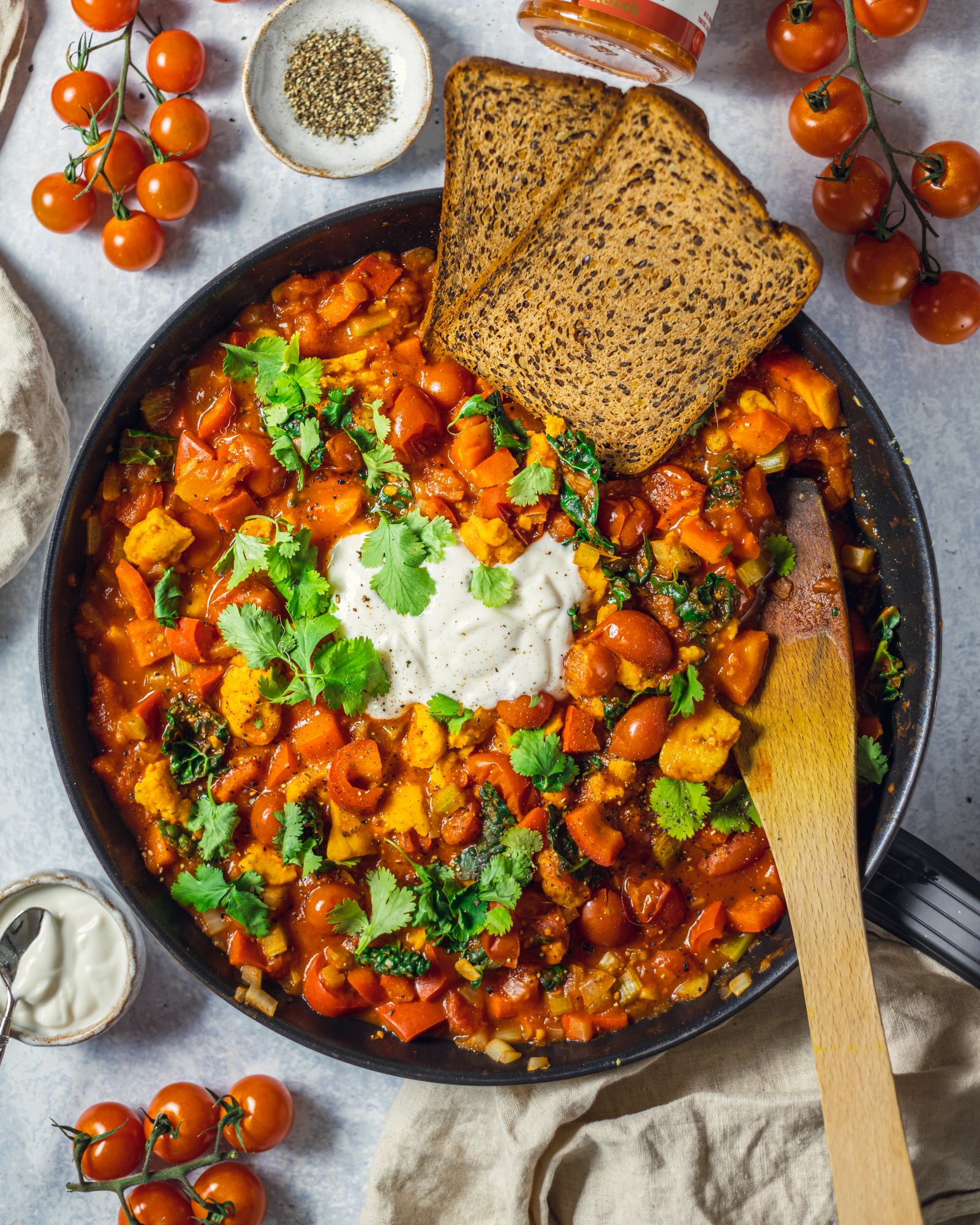 Easy Vegan Shakshuka (No Tofu)