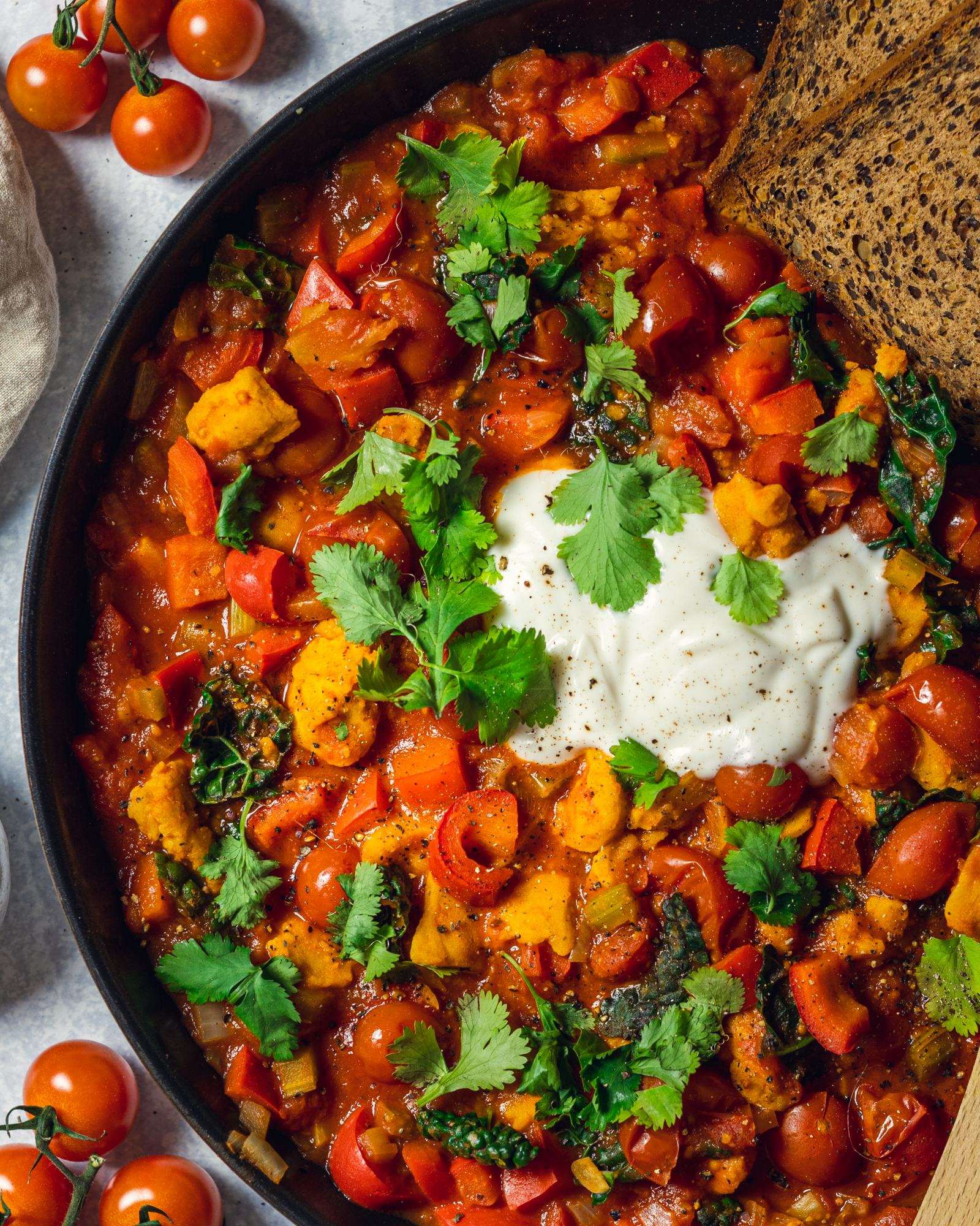 Easy Vegan Shakshuka (No Tofu)