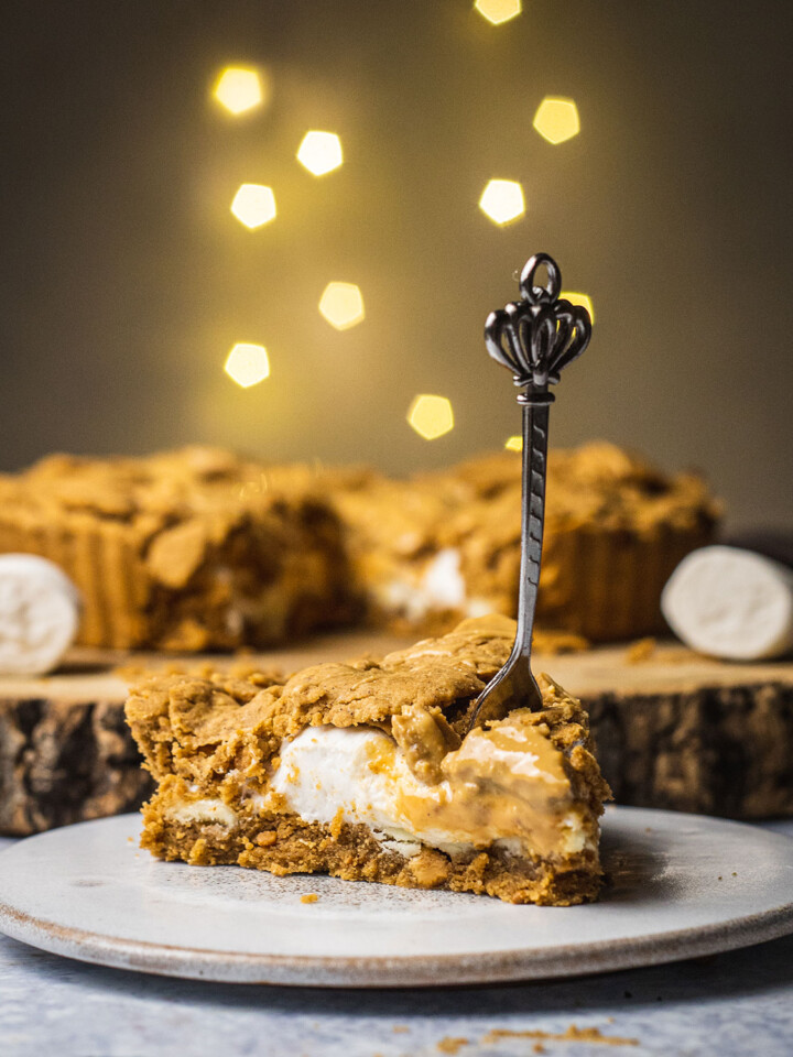 Baked Oatmeal Marshmallow Bars (Vegan) Romy London UK