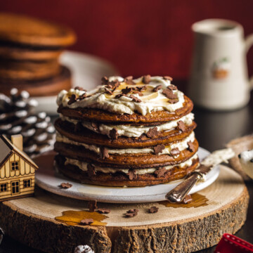 a stack of vegan gingerbread pancakes