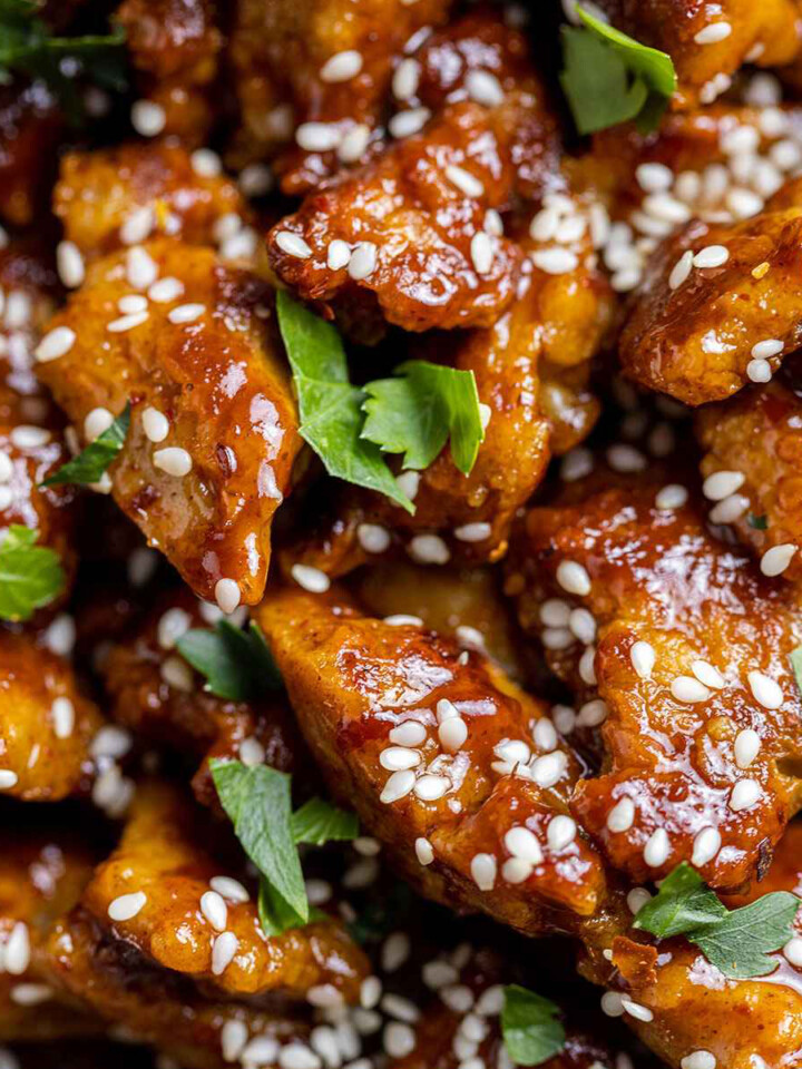 close-up-of-vegan-chicken-shreads-with-a-buffalo-sauce