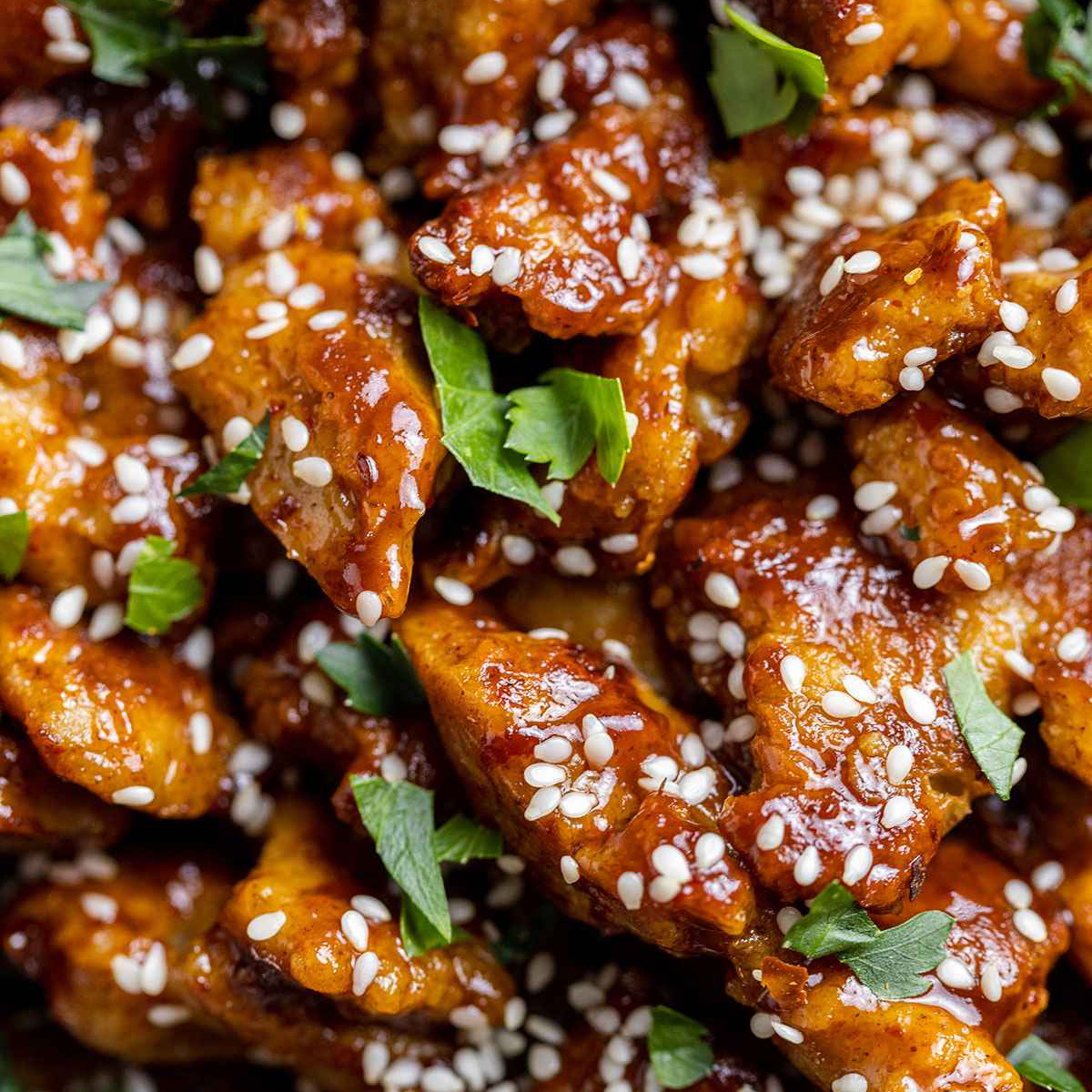 close-up-of-vegan-chicken-shreads-with-a-buffalo-sauce